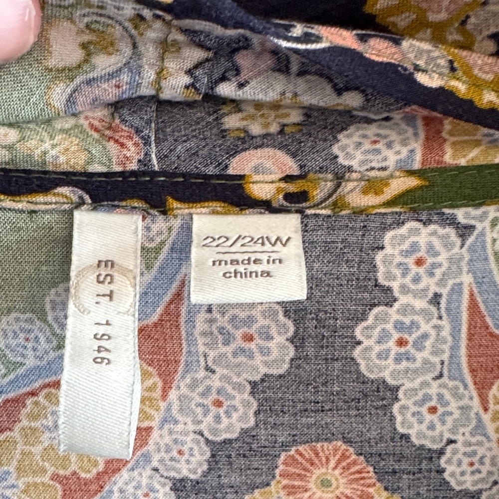 Floral‎ Paisley Open Vest - Picture 2 of 2